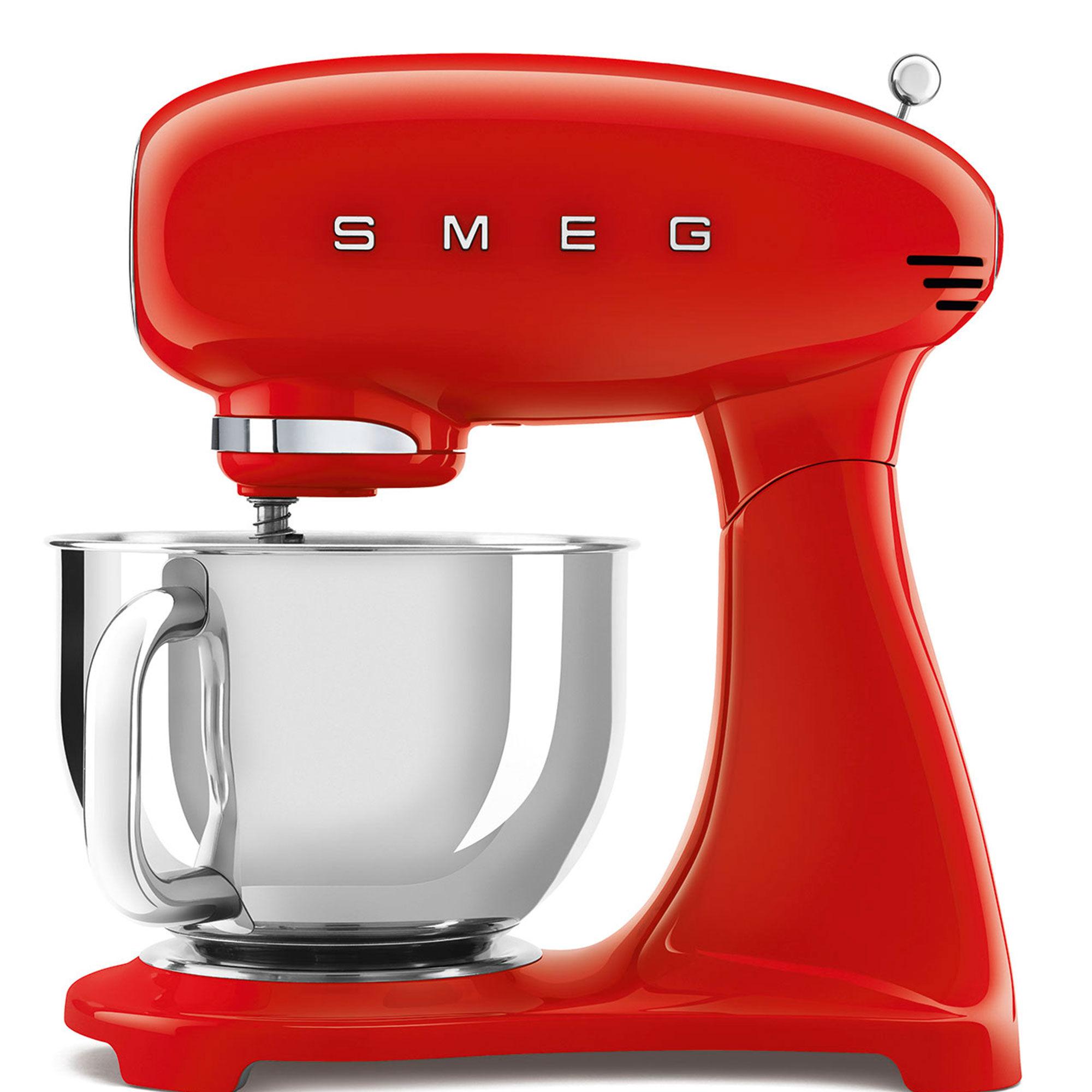 Smeg SMF05 kjøkkenmaskin i rødt, retrodesign med 4,8 liters stålbolle